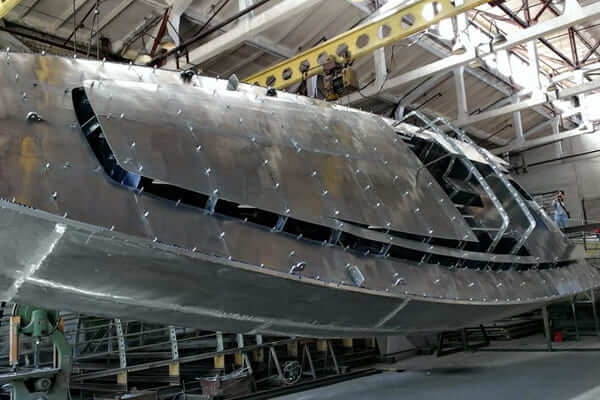 Perahu menggunakan lembaran aluminium